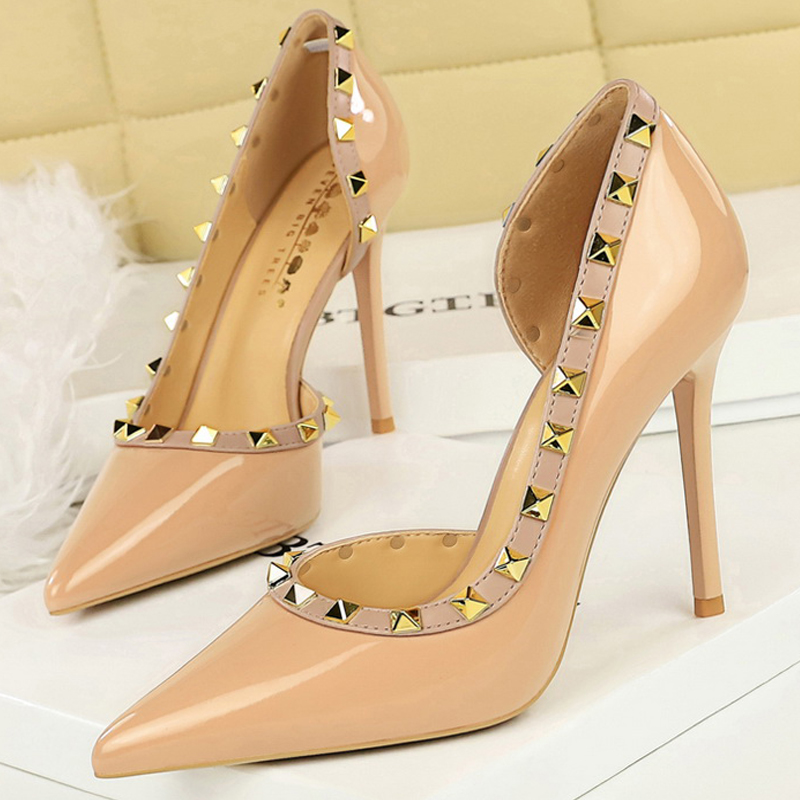 Sexy Women Pumps Rivet Design  - Shoe Tree ulasan dan harga